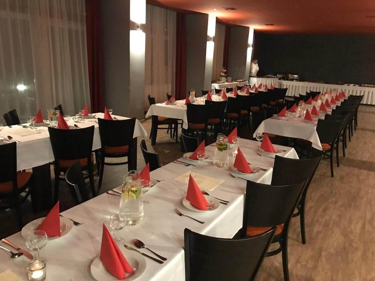 Hotel Panorama Теплице Екстериор снимка